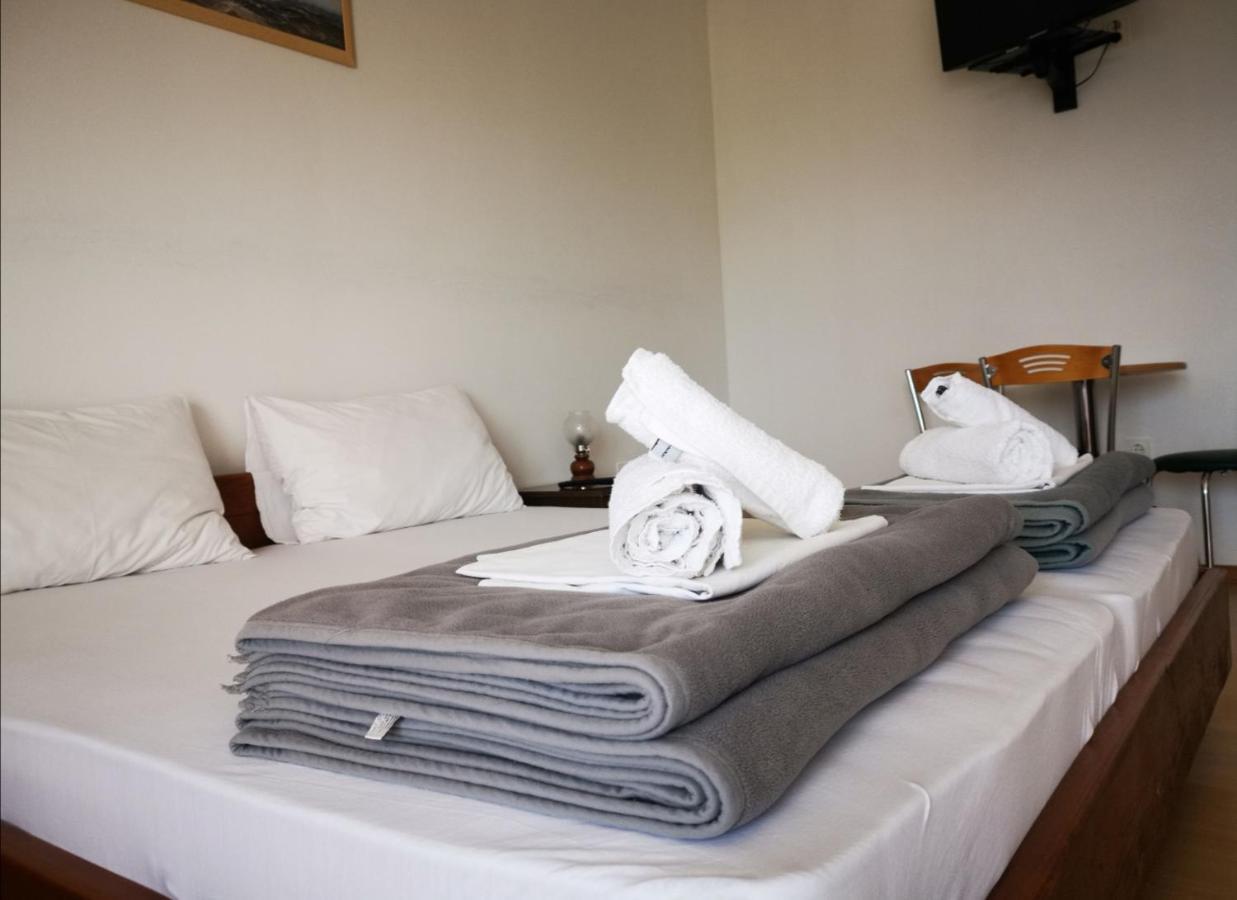 Apartments Plazibat Skrip Bagian luar foto