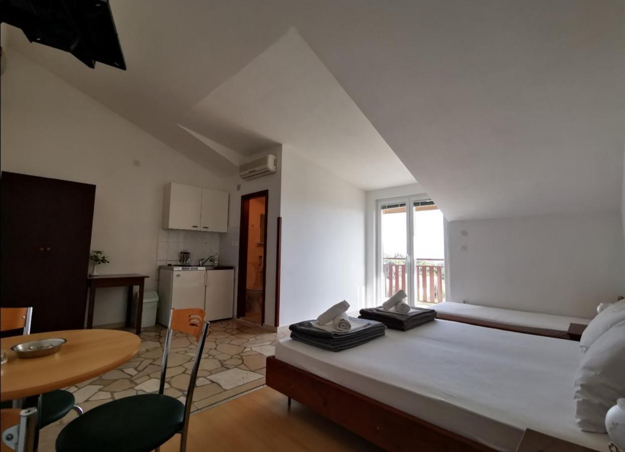 Apartments Plazibat Skrip Bagian luar foto