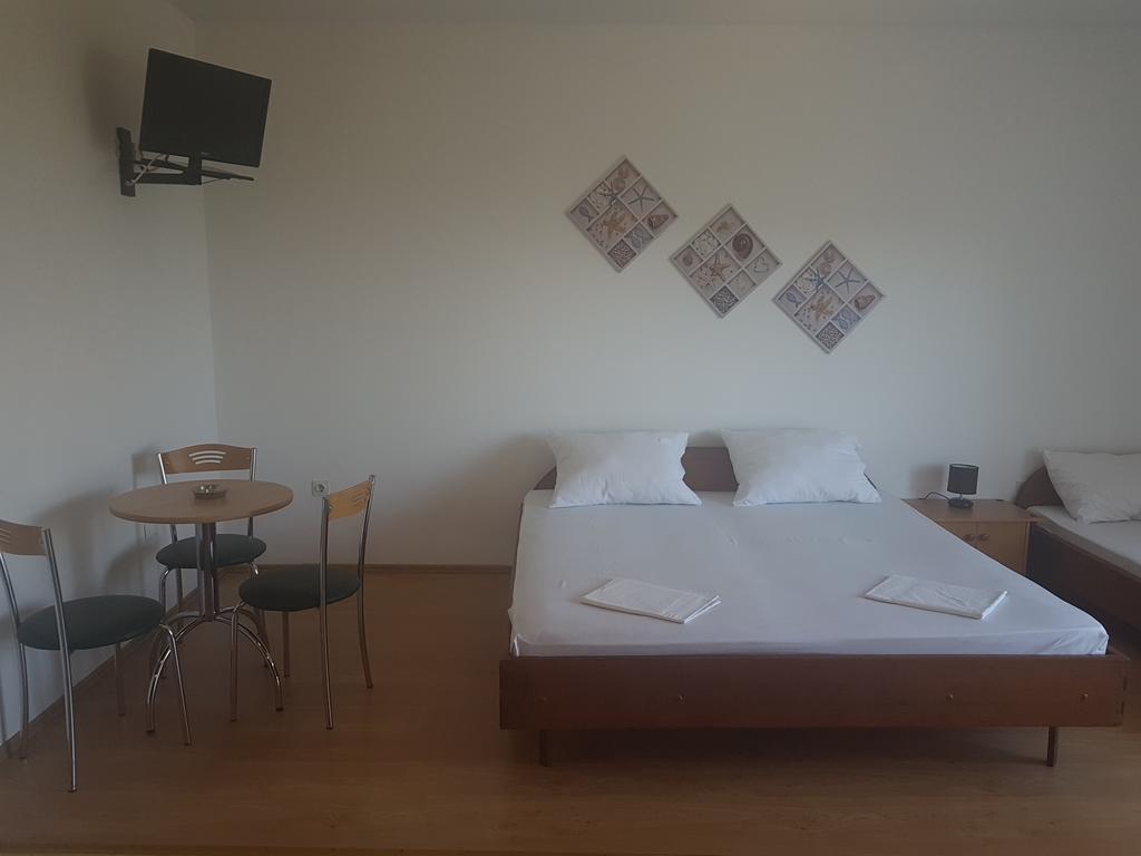 Apartments Plazibat Skrip Bagian luar foto