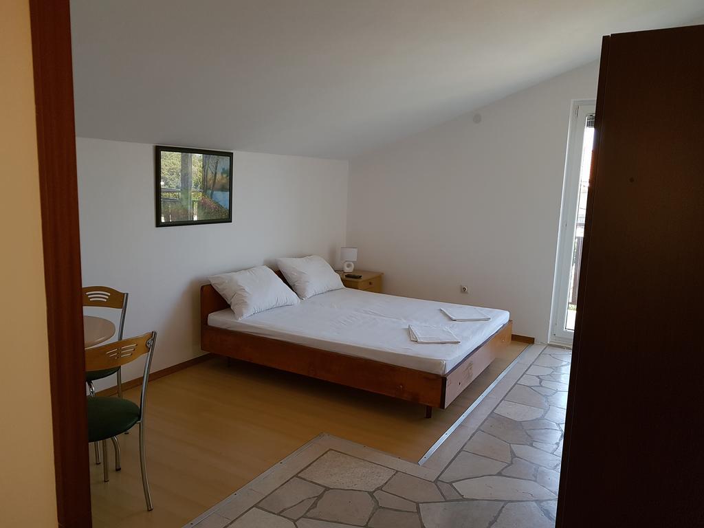 Apartments Plazibat Skrip Bagian luar foto
