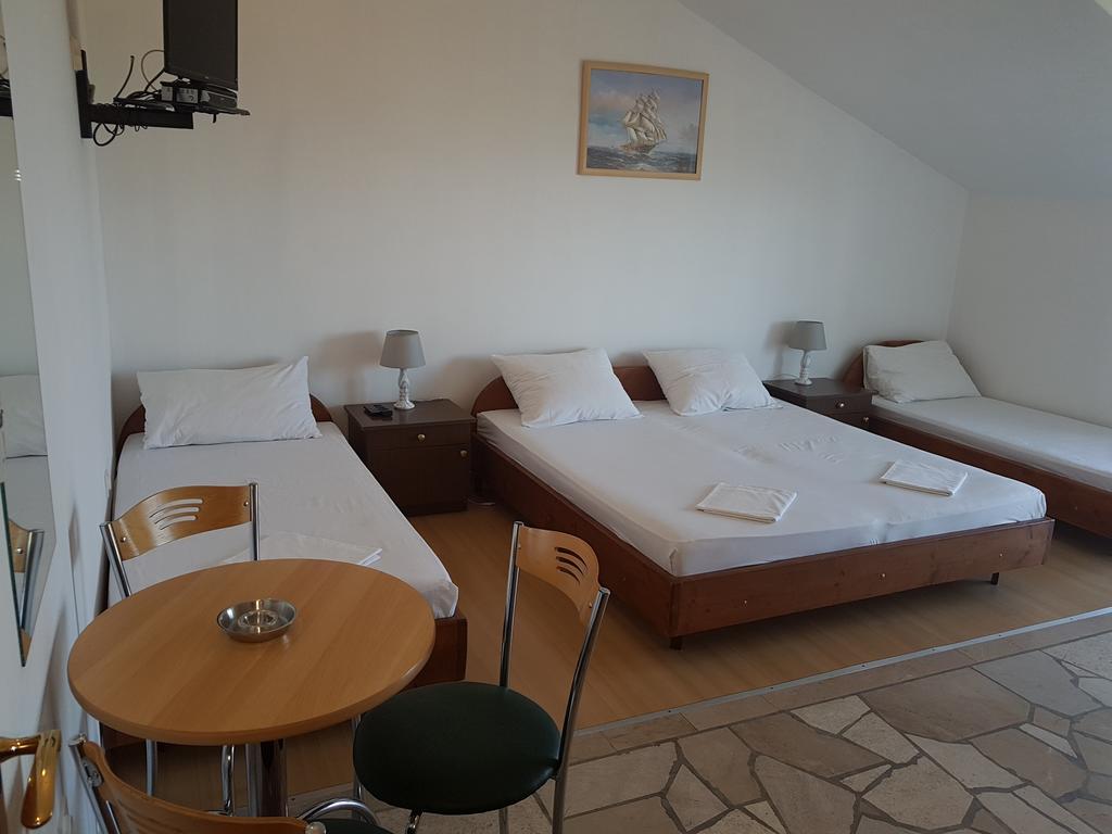 Apartments Plazibat Skrip Bagian luar foto