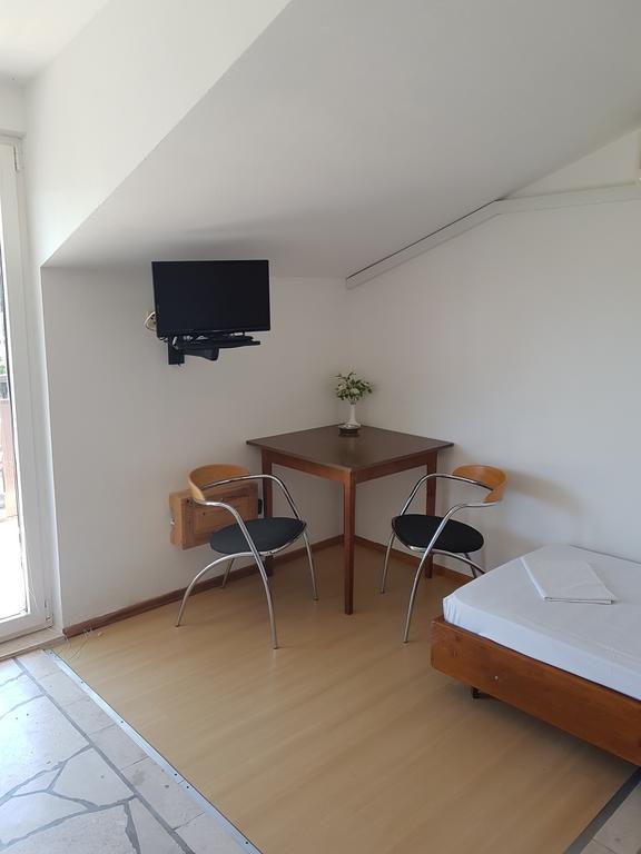 Apartments Plazibat Skrip Bagian luar foto